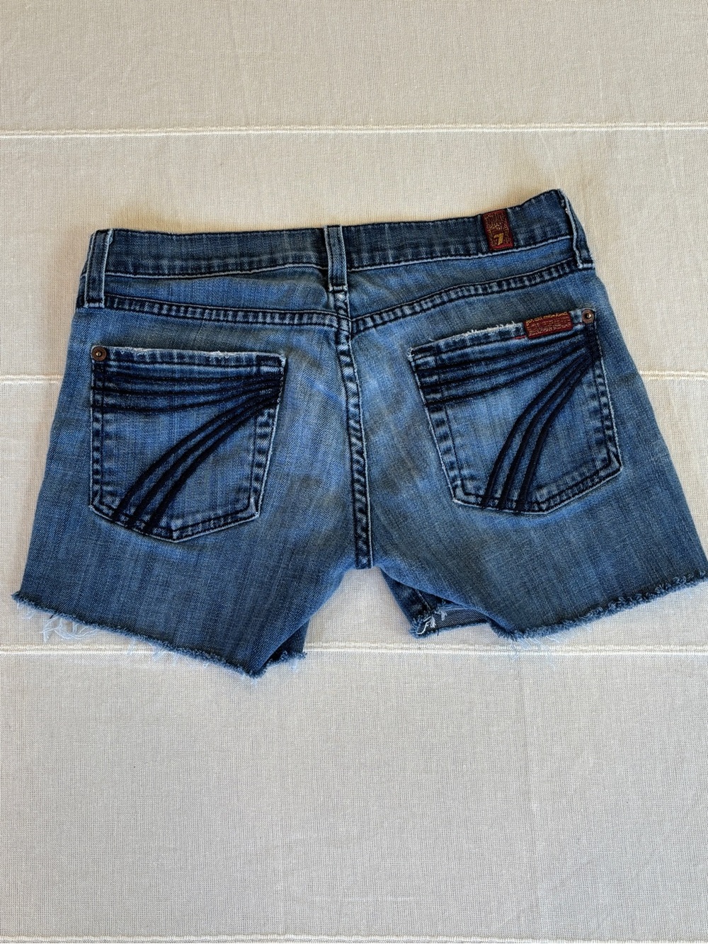 7 For All Mankind Denim Cutoff Shorts Size 25 – Mid Rise Stretch Jean shorts